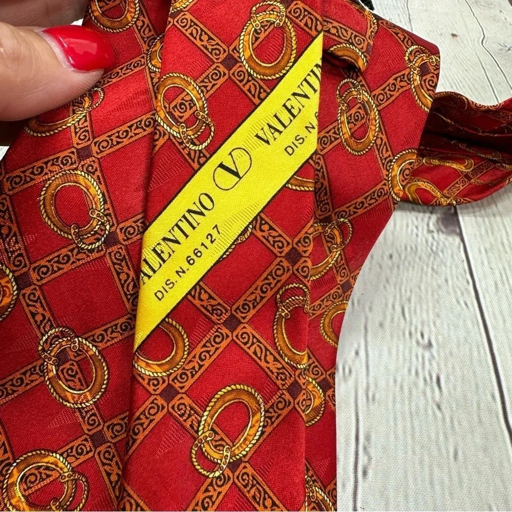 valentino cravatte silk necktie equestrian print deginer luxury made in italy